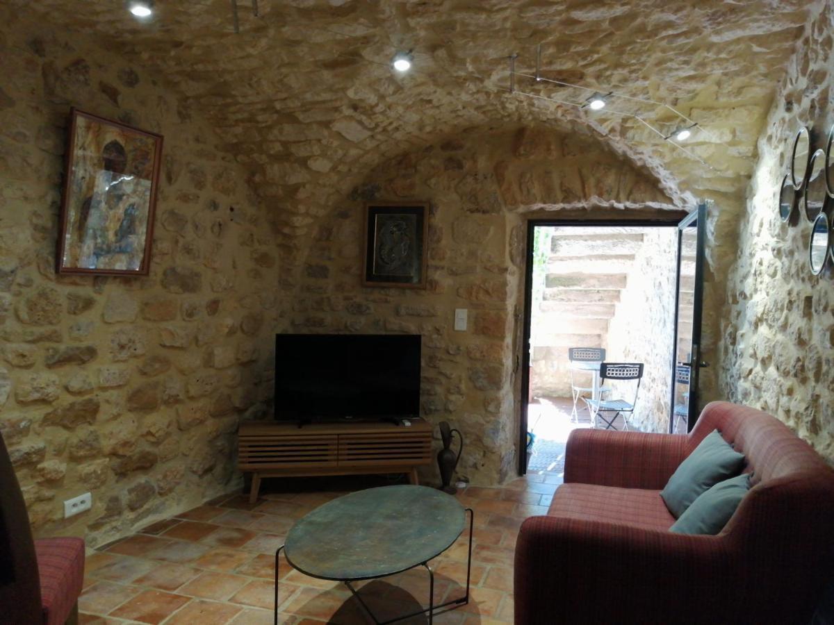 Gite D'Emeline Bourdic Exterior photo